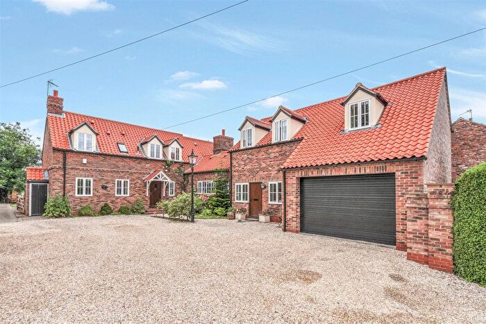 6 Bedroom Detached House For Sale In Thicket Grove, Thorganby, YO19