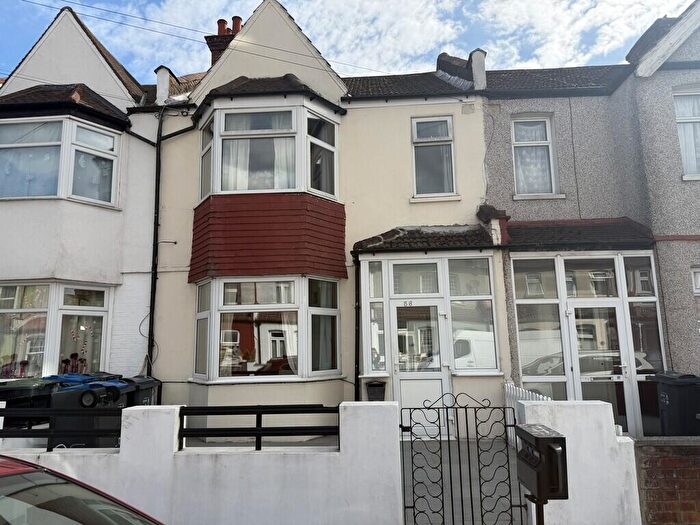 4 Bedroom Terraced House To Rent In Colliers Water Lane, Thornton Heath, CR7