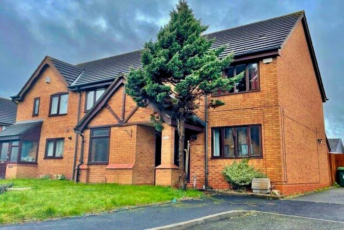 2 Bedroom Property To Rent In Lara Grove, Tipton, DY4
