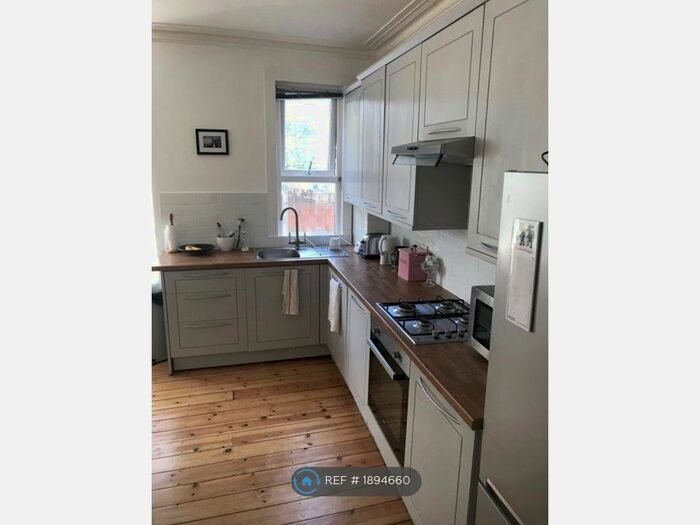2 Bedroom Flat To Rent In Browning Road, London, E11