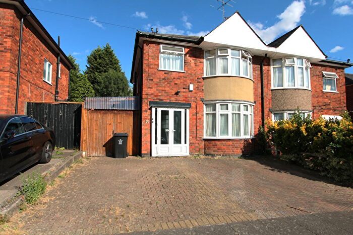 3 Bedroom Semi-Detached House To Rent In Byway Road, Leicester, LE5