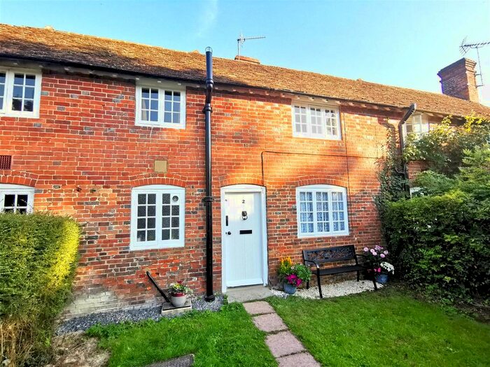 3 Bedroom Terraced House For Sale In The Street, Bramley, Tadley, RG26