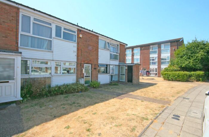 2 Bedroom Maisonette To Rent In St. Peters Close, Ilford, London, IG2