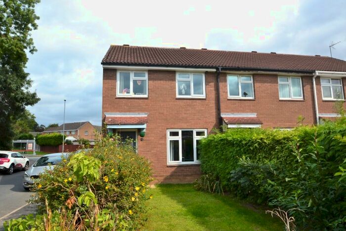 3 Bedroom End Of Terrace House To Rent In White Laith Green, Whinmoor, Leeds, LS14