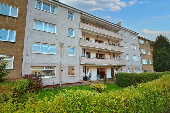 3 Bedroom Flat To Rent In Cherrybank Road, Merrylee, G43