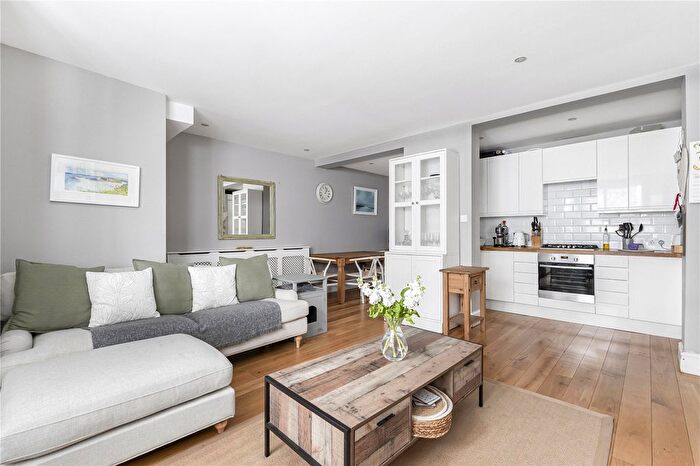 2 Bedroom Flat For Sale In Lavender Hill, London, United Kingdom, SW11