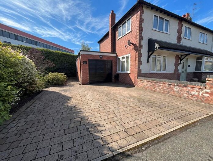 2 Bedroom Flat For Sale In Beech Grove, Wilmslow, SK9