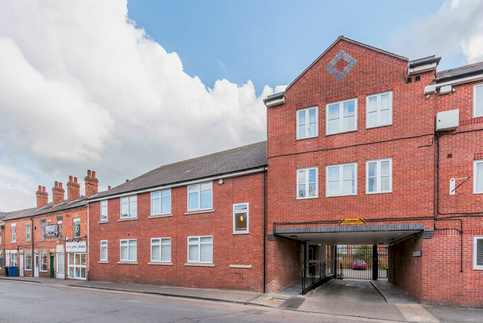 1 Bedroom Flat To Rent In George Street, Banbury, OX16