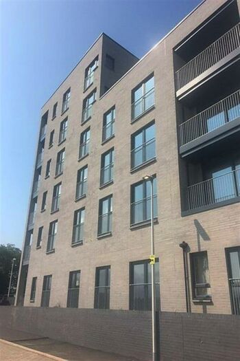 2 Bedroom Flat To Rent In Greendykes Road, EH16