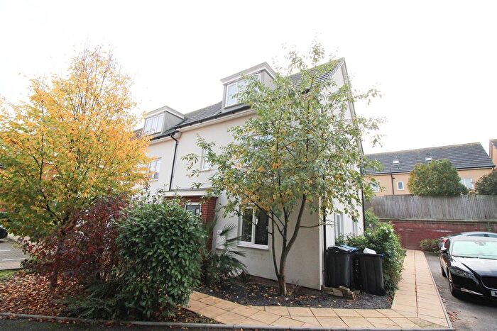 3 Bedroom End Of Terrace House For Sale In Bowhill Way, Harlow, CM20