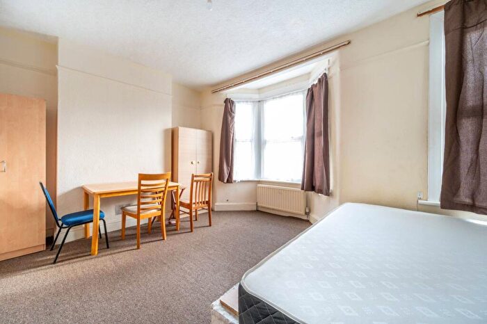 1 Bedroom Flat To Rent In Plaistow, Plaistow, London, E13