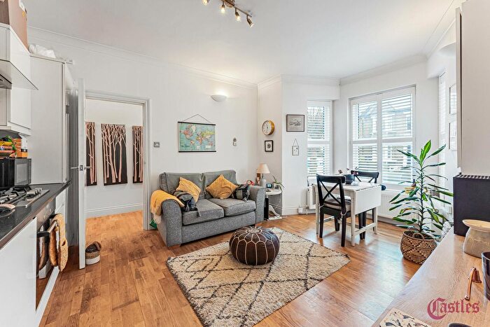 2 Bedroom Flat For Sale In Mount Pleasant Lane, E5