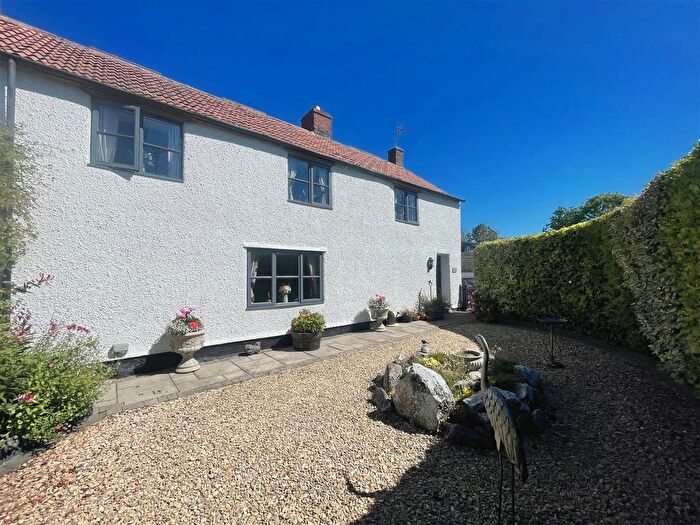 2 Bedroom Property For Sale In Lower Norton Lane, Kewstoke, Weston-Super-Mare, BS22