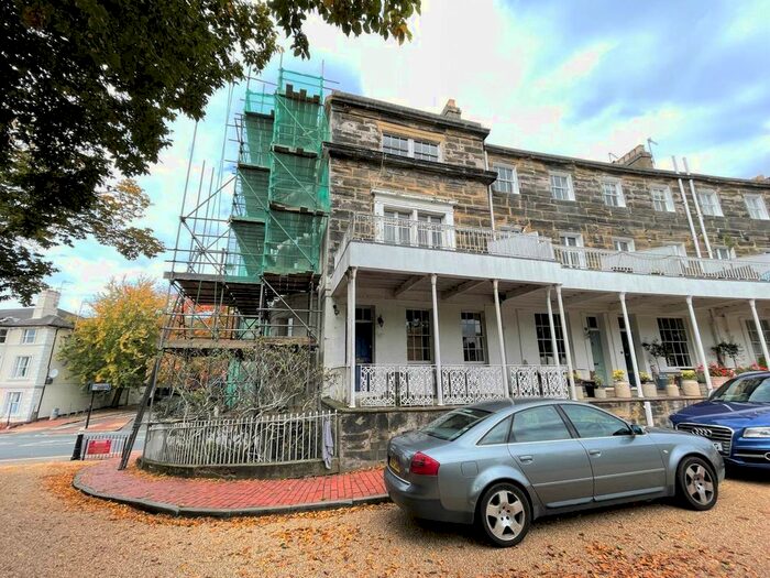 1 Bedroom Flat To Rent In Calverley Park Crescent, Tunbridge Wells, Kent, TN1