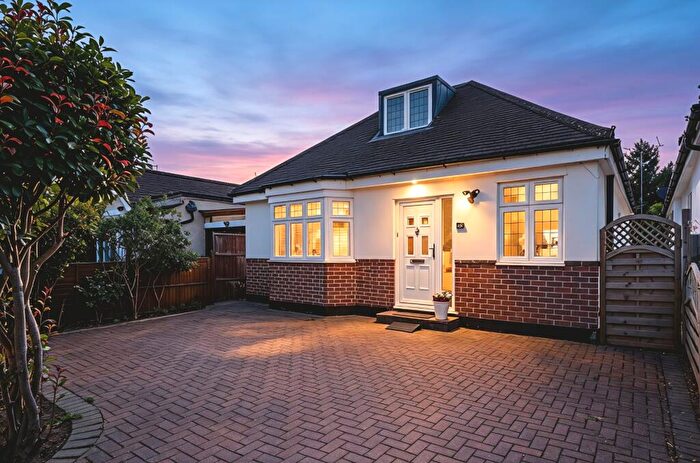 4 Bedroom Detached House For Sale In Woodlands Avenue, West Byfleet, Surrey, KT14