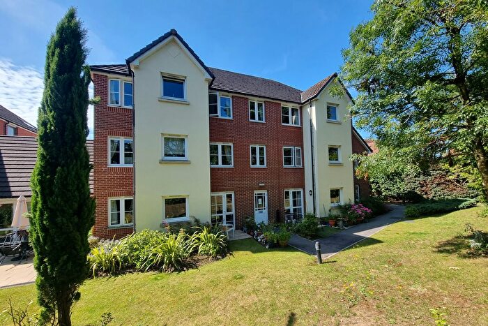 1 Bedroom Flat For Sale In Havant Road, Cosham, Portsmouth, PO6