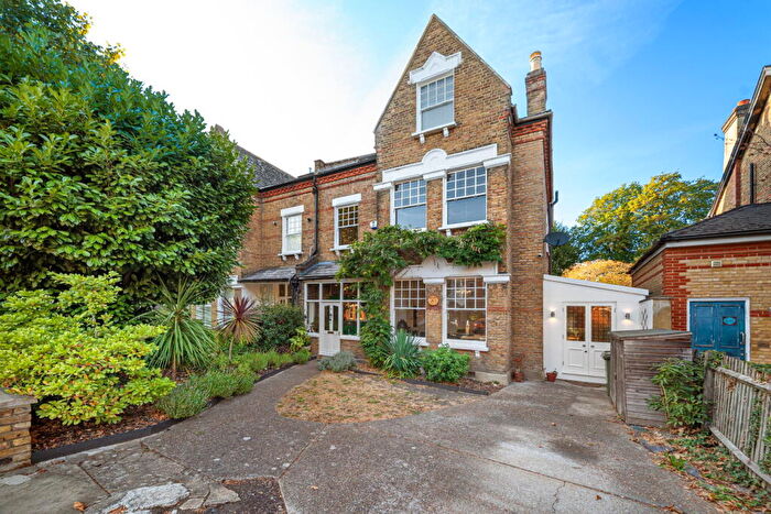 6 Bedroom Semi Detached House For Sale In Woolstone Road, SE23