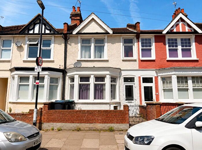 3 Bedroom Terraced House For Sale In Boundary Road, London, N22