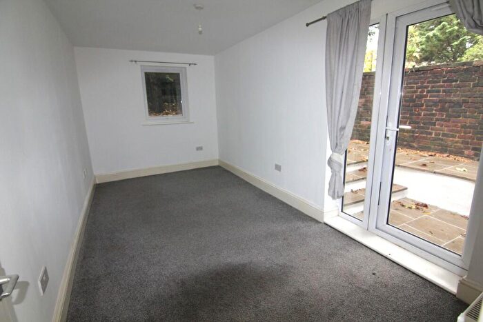 2 Bedroom Flat To Rent In Clarendon Villas, Hove, East Sussex, BN3