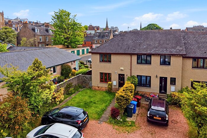 2 Bedroom End Of Terrace House For Sale In Seafield Close, Dundee, DD1