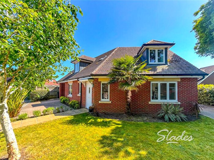 4 Bedroom Detached House For Sale In Canberra Close, Christchurch, BH23