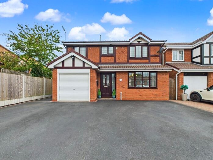 4 Bedroom Detached House For Sale In Lucerne Road, Oakwood, Derby, DE21