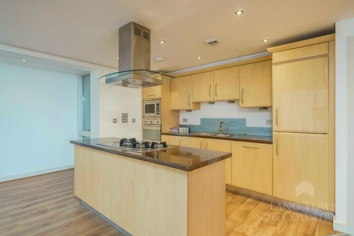 2 Bedroom Apartment To Rent In Pinnacle Quay, Plymouth, PL4