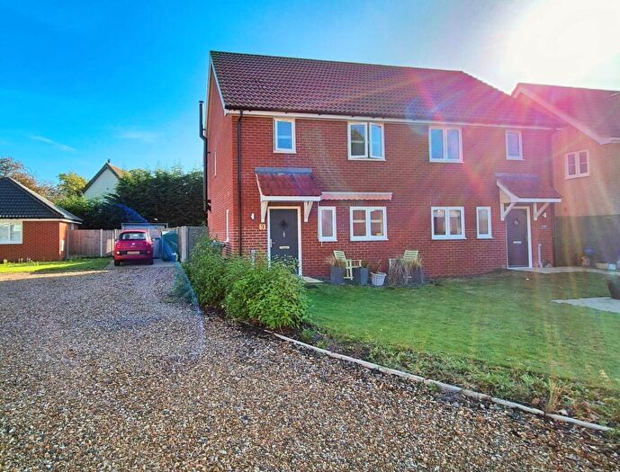 3 Bedroom Semi-Detached House For Sale In The Meadows, Hollesley, IP12