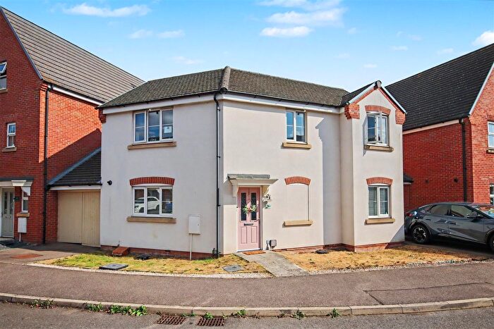 3 Bedroom Detached House For Sale In , Tyne Way, Rushden, NN10