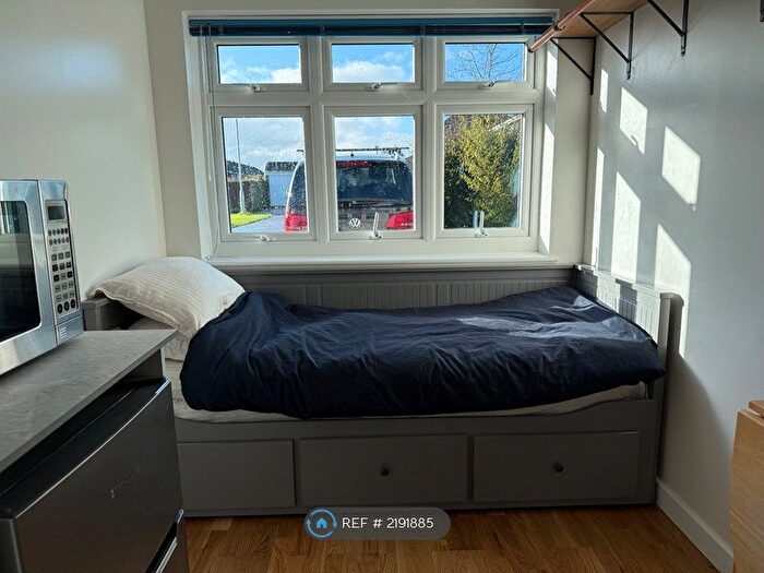 Studio To Rent In Tower Road, Portishead, Bristol, BS20