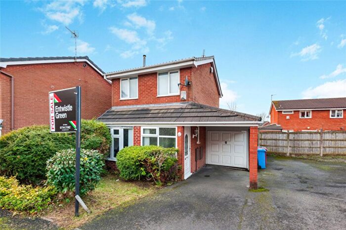 2 Bedroom Link Detached House For Sale In Peel Close, Whiston, Prescot, Merseyside, L35