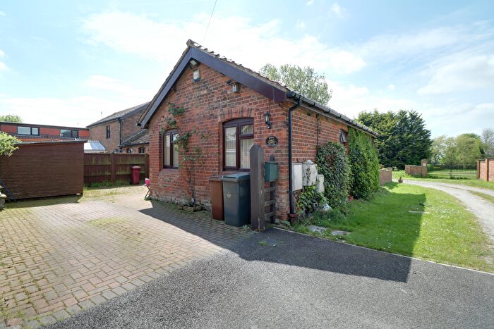 2 Bedroom Bungalow For Sale In Low Road, Worlaby, North Lincolnshire, DN20