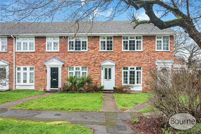 3 Bedroom Terraced House For Sale In Oakfields, Guildford, Surrey, GU3