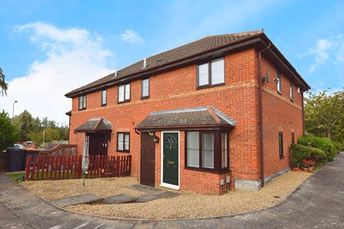 1 Bedroom Cluster House For Sale In Jasmine Close, Puntoe, Bedford, MK41