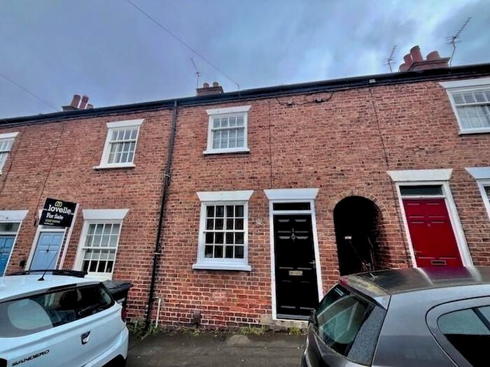 2 Bedroom Property To Rent In Commercial Road, Louth, LN11