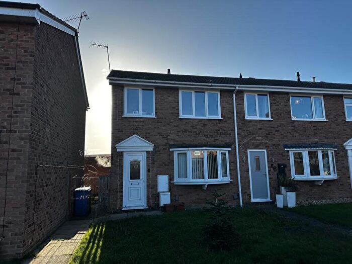 3 Bedroom End Of Terrace House To Rent In Eastleigh Drive. Mansfield Woodhouse, NG19