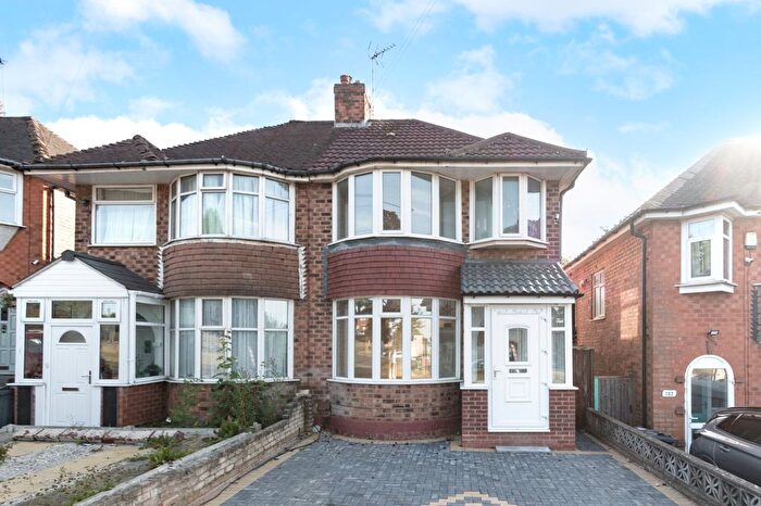 2 Bedroom Semi-Detached House To Rent In Barnes Hill, Birmingham, West Midlands, B29