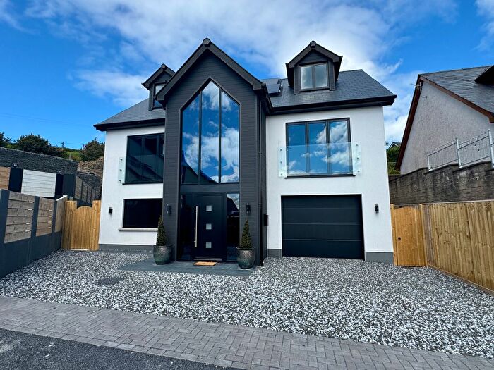 4 Bedroom Property To Rent In Carmarthen, SA32