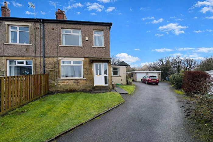 3 Bedroom Semi-Detached House For Sale In Delph Terrace, Clayton, Bradford, BD14