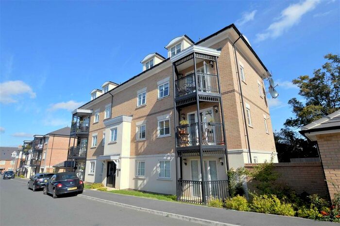 2 Bedroom Flat To Rent In Buckingham Road, Epping, CM16