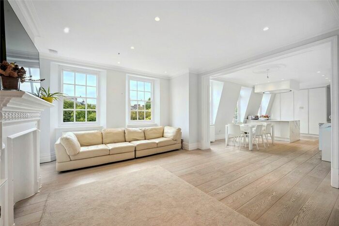 4 Bedroom Flat To Rent In Old Brompton Road, Earls Court, London, SW5