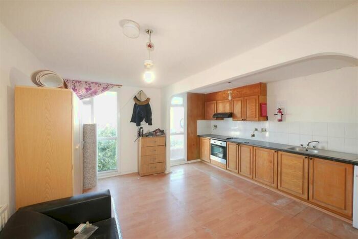 Studio To Rent In Milton Road, Turnpike Lane, N15