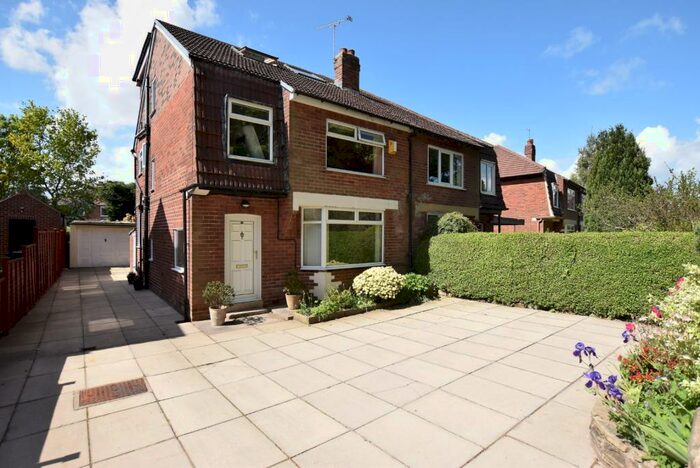 4 Bedroom Semi-Detached House To Rent In Buckstone Grove, Leeds, LS17