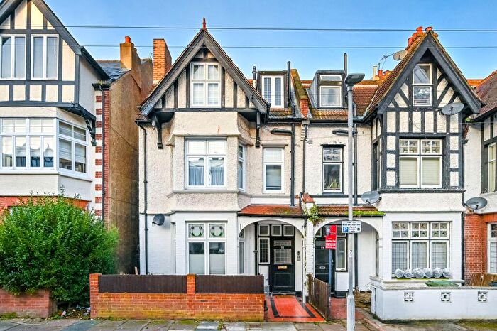 2 Bedroom Flat To Rent In Guildford Avenue, Surbiton, KT5