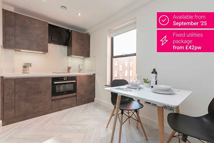 1 Bedroom Flat To Rent In Byrom Street, Old Trafford, Manchester, M3