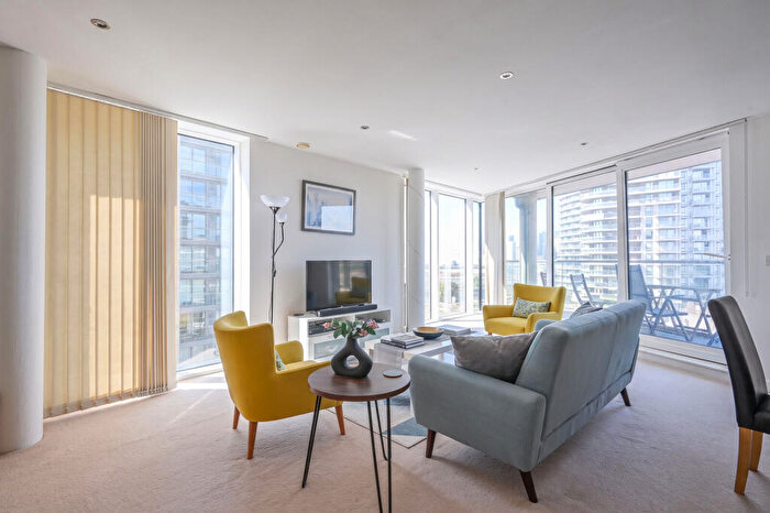 3 Bedroom Flat For Sale In Ross Apartments, Docklands, London, E16