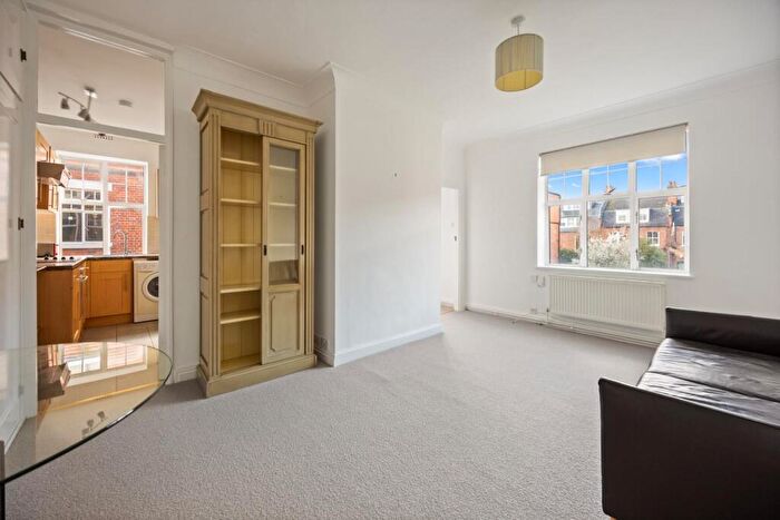 1 Bedroom Apartment To Rent In Belsize Grove, Belsize Park, NW3