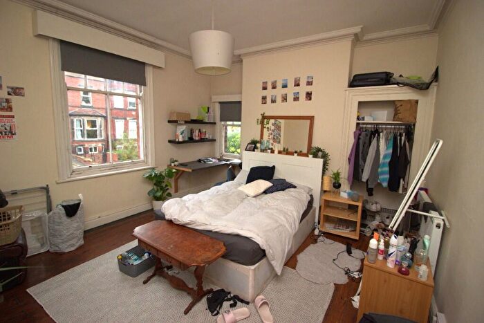 10 Bedroom Detached House To Rent In Regent Park Avenue, Leeds, West Yorkshire, LS6