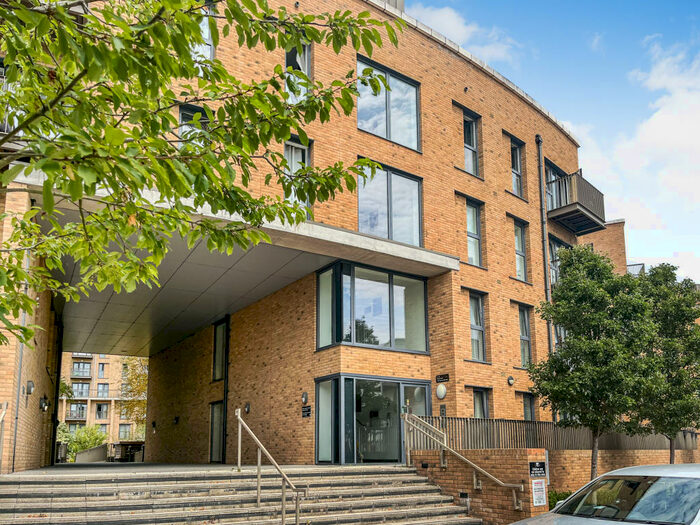 1 Bedroom Flat To Rent In Royal Court, Connersville Way, London, CR0