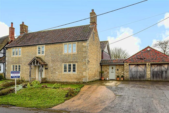 4 Bedroom Detached House For Sale In Martins Road, Keevil, Trowbridge BA14